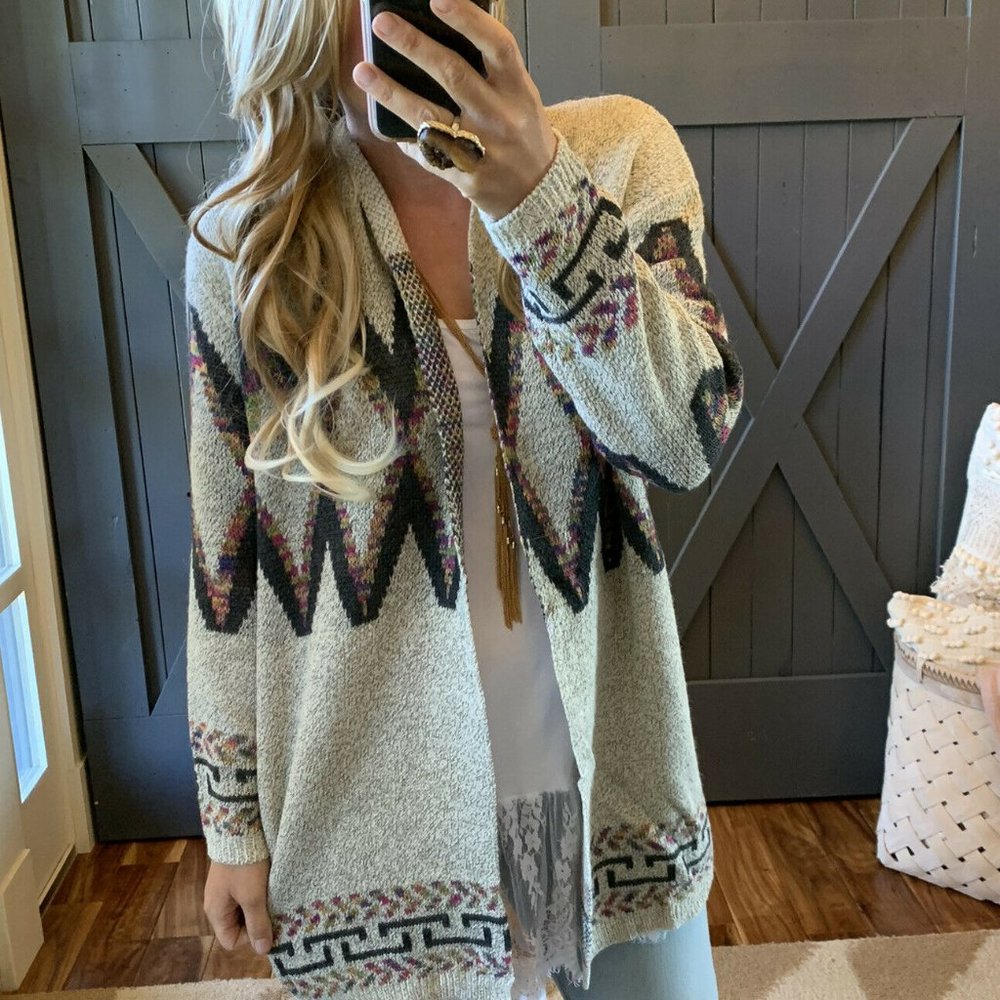 New Cowichan Grey Native Western Cardigan Sweater - Picture 4 of 6